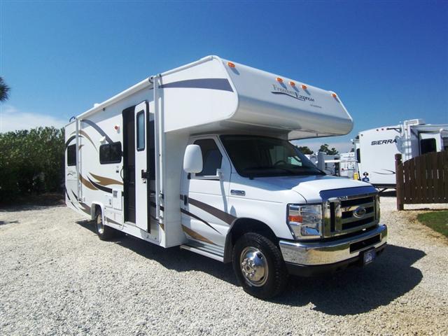 2009 Coachmen Freedom Express